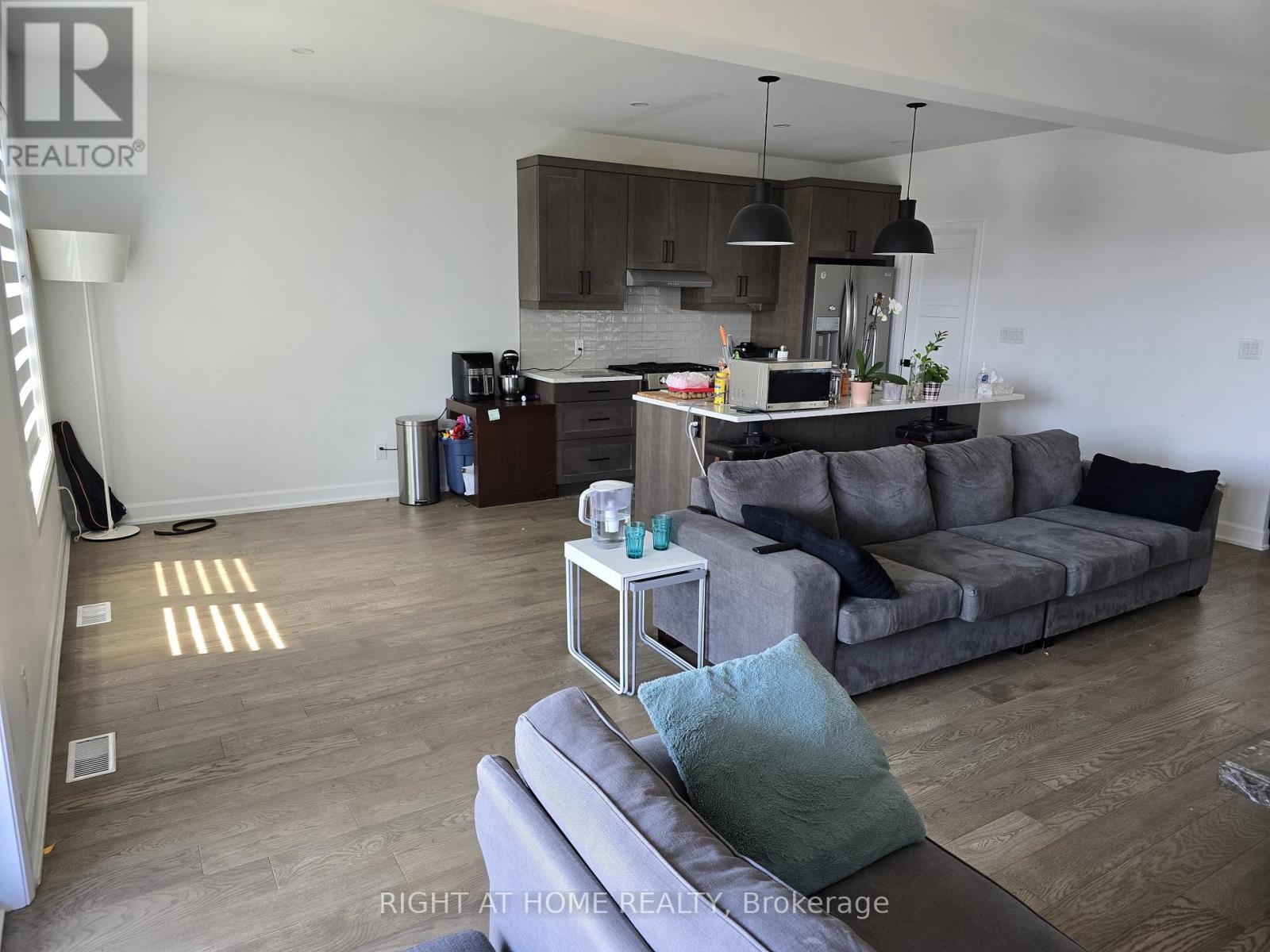 3917 Mitchell Crescent S, Fort Erie, Ontario  L0S 1S0 - Photo 4 - X12336010