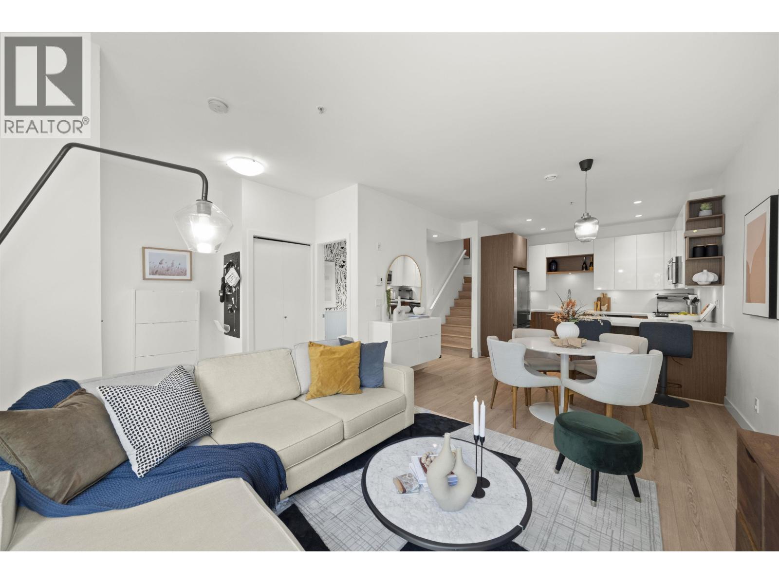 8438 Gladstone Street, Vancouver, British Columbia  V5P 0B2 - Photo 5 - R3033728