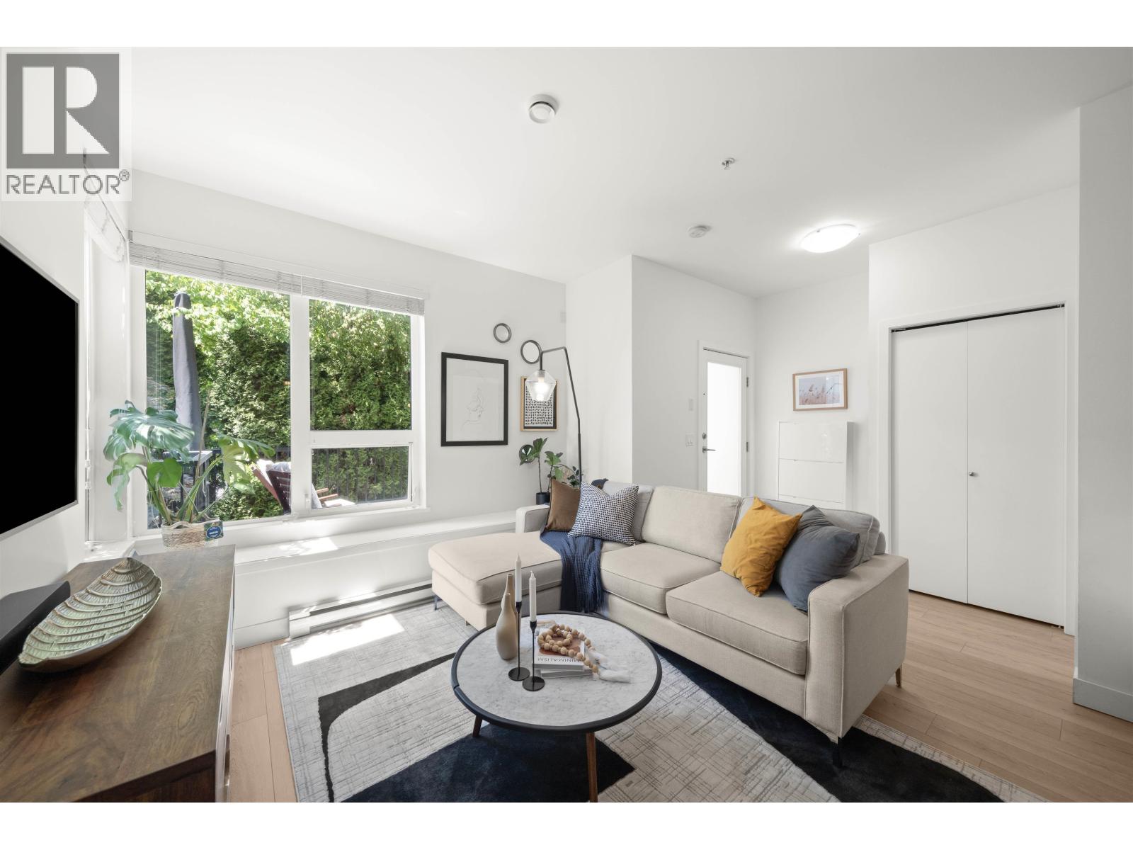 8438 Gladstone Street, Vancouver, British Columbia  V5P 0B2 - Photo 6 - R3033728