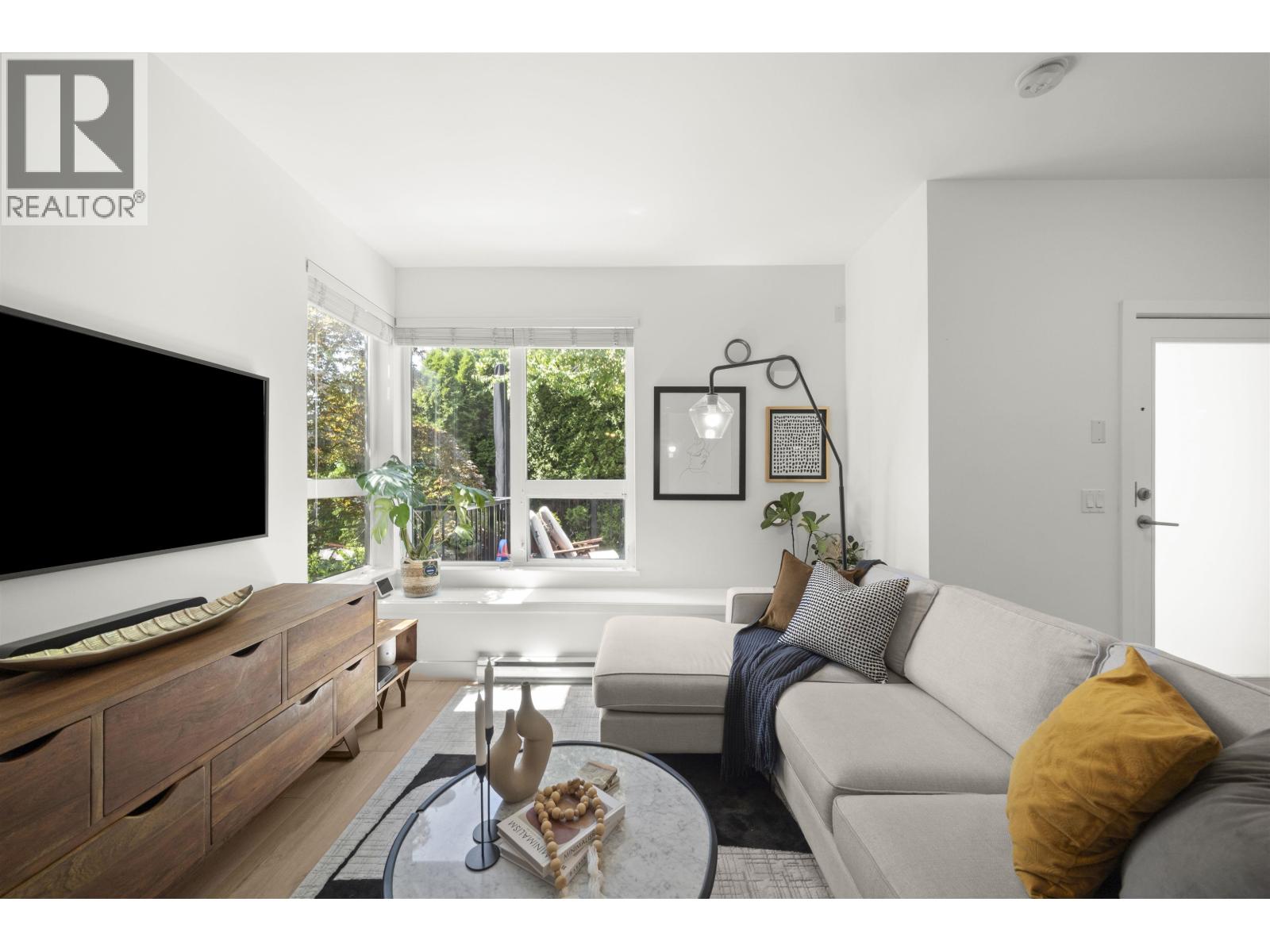 8438 Gladstone Street, Vancouver, British Columbia  V5P 0B2 - Photo 7 - R3033728