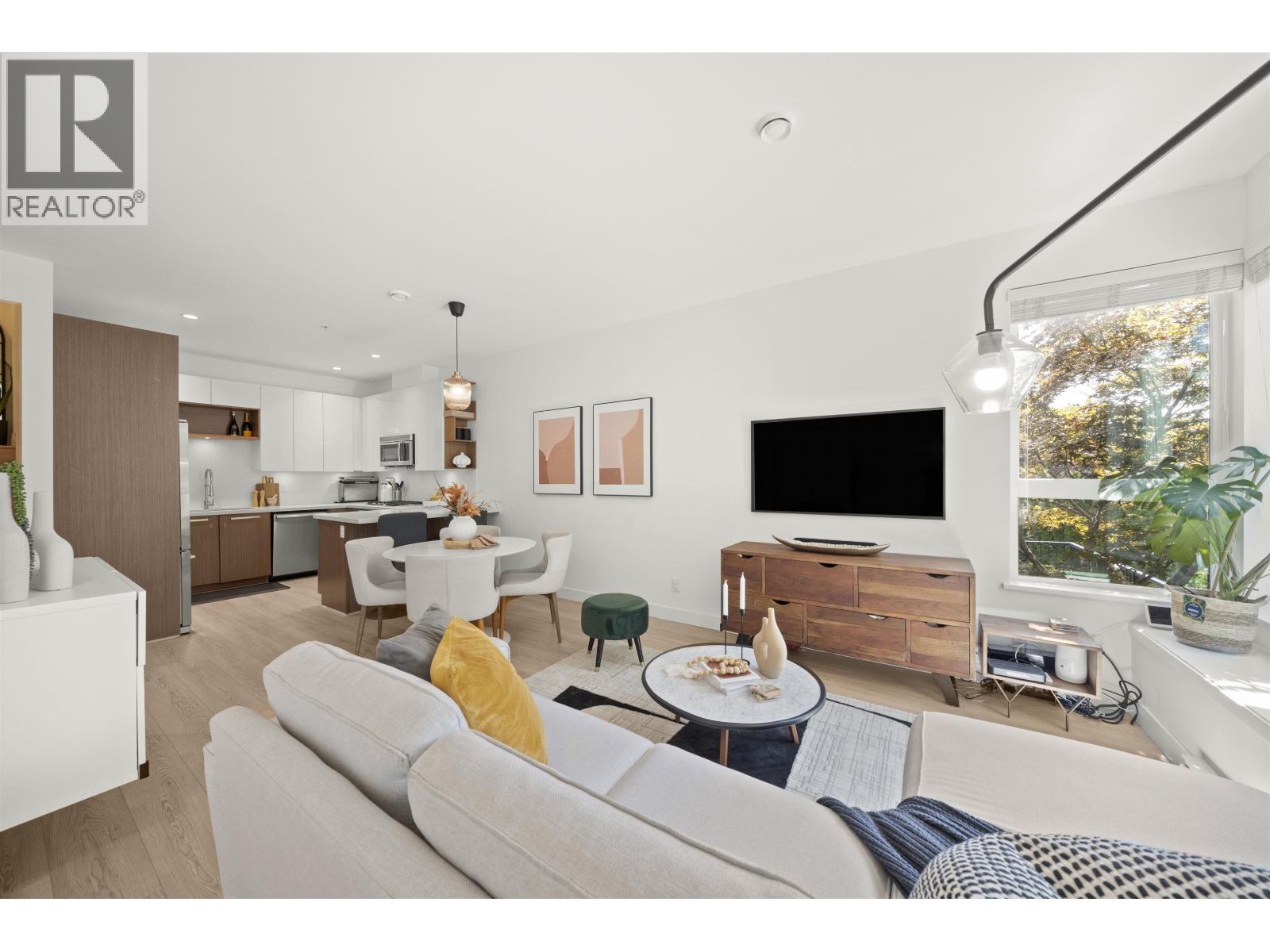 8438 GLADSTONE STREET, Vancouver, British Columbia