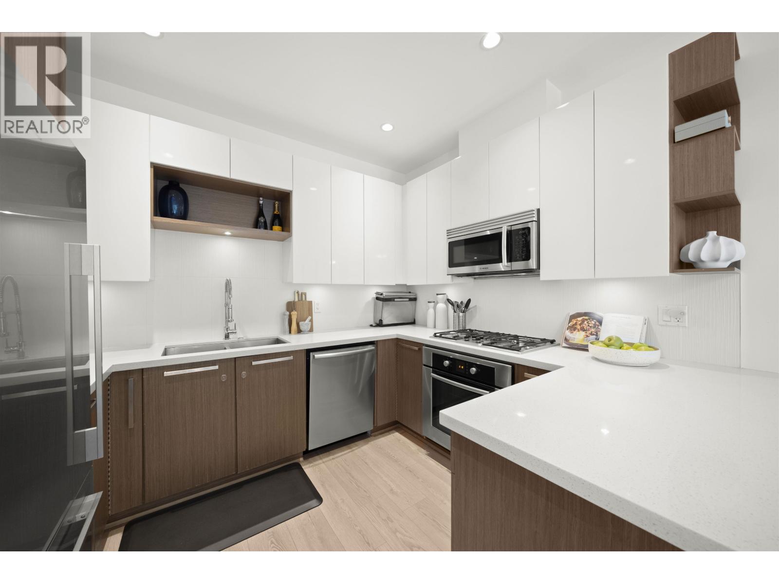 8438 Gladstone Street, Vancouver, British Columbia  V5P 0B2 - Photo 11 - R3033728