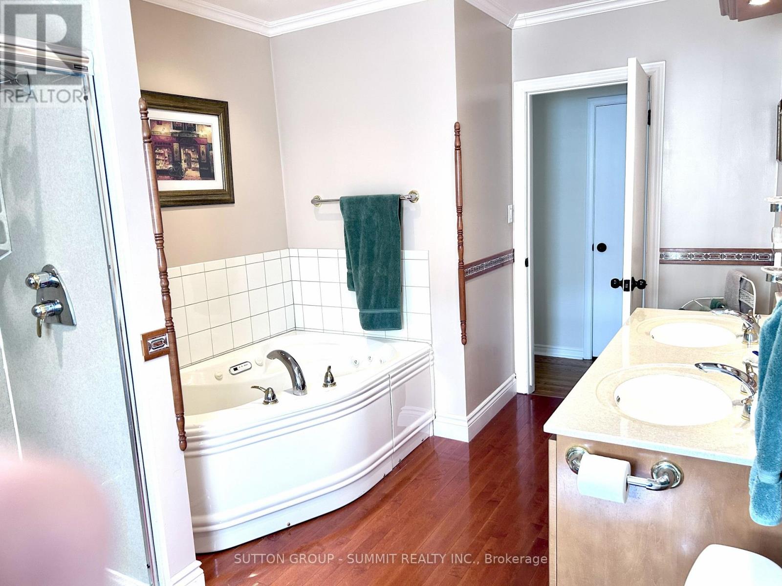 1279 Niagara River Parkway, Fort Erie, Ontario  L2A 5M4 - Photo 22 - X12336024
