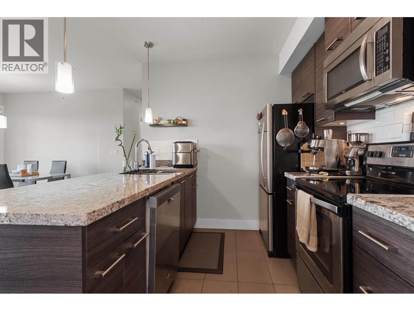 301 7377 14th Avenue, Burnaby, British Columbia  V3N 1Z7 - Photo 5 - R3030969