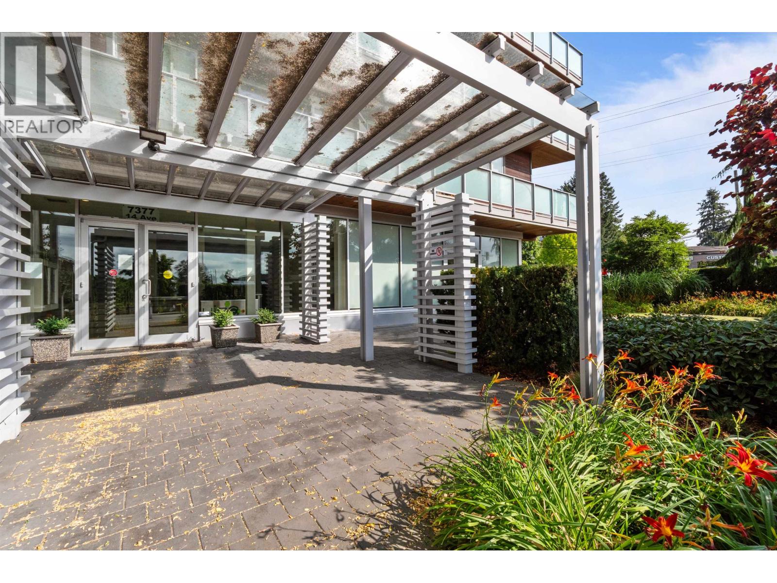 301 7377 14th Avenue, Burnaby, British Columbia  V3N 1Z7 - Photo 2 - R3030969