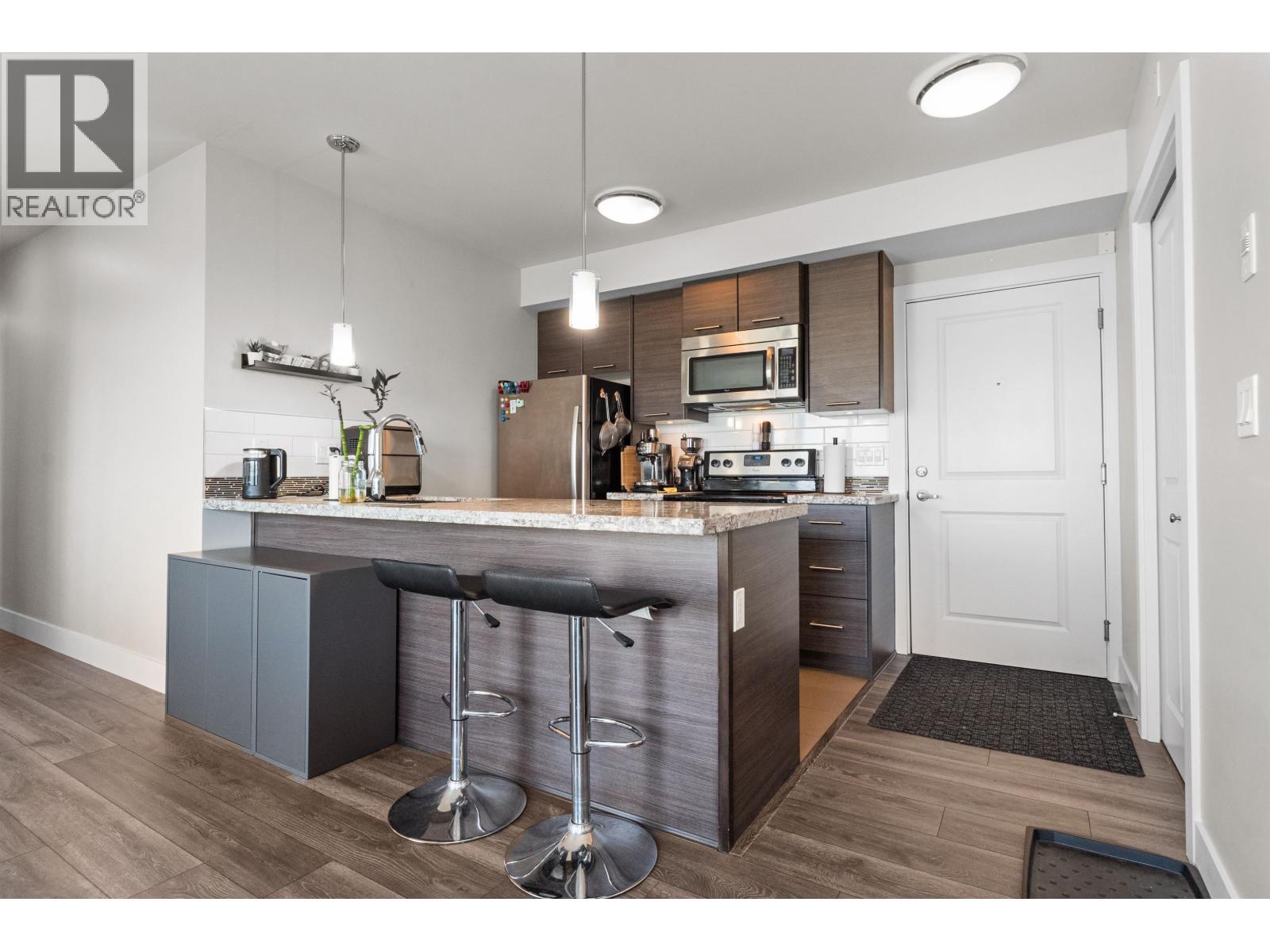 301 7377 14th Avenue, Burnaby, British Columbia  V3N 1Z7 - Photo 4 - R3030969