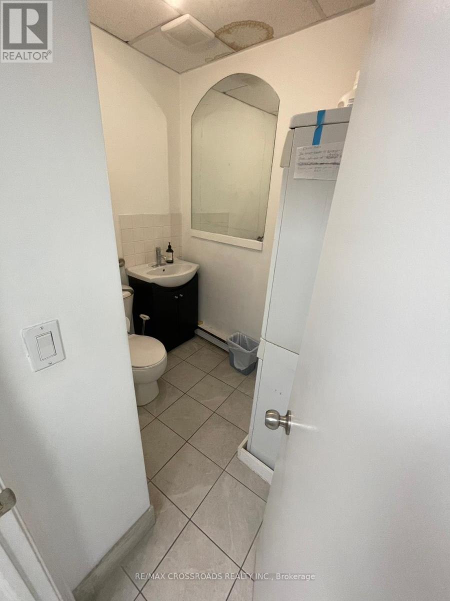 1716 Queen St Street E, Toronto, Ontario  M4L 1G7 - Photo 4 - E12325831
