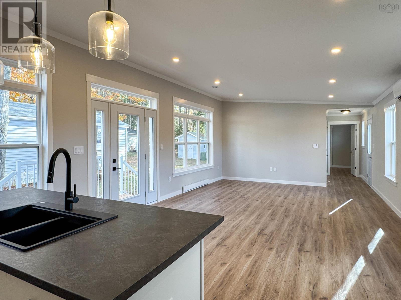 12 Richards Street, Bridgewater, Nova Scotia  B4V 4B3 - Photo 11 - 202517774