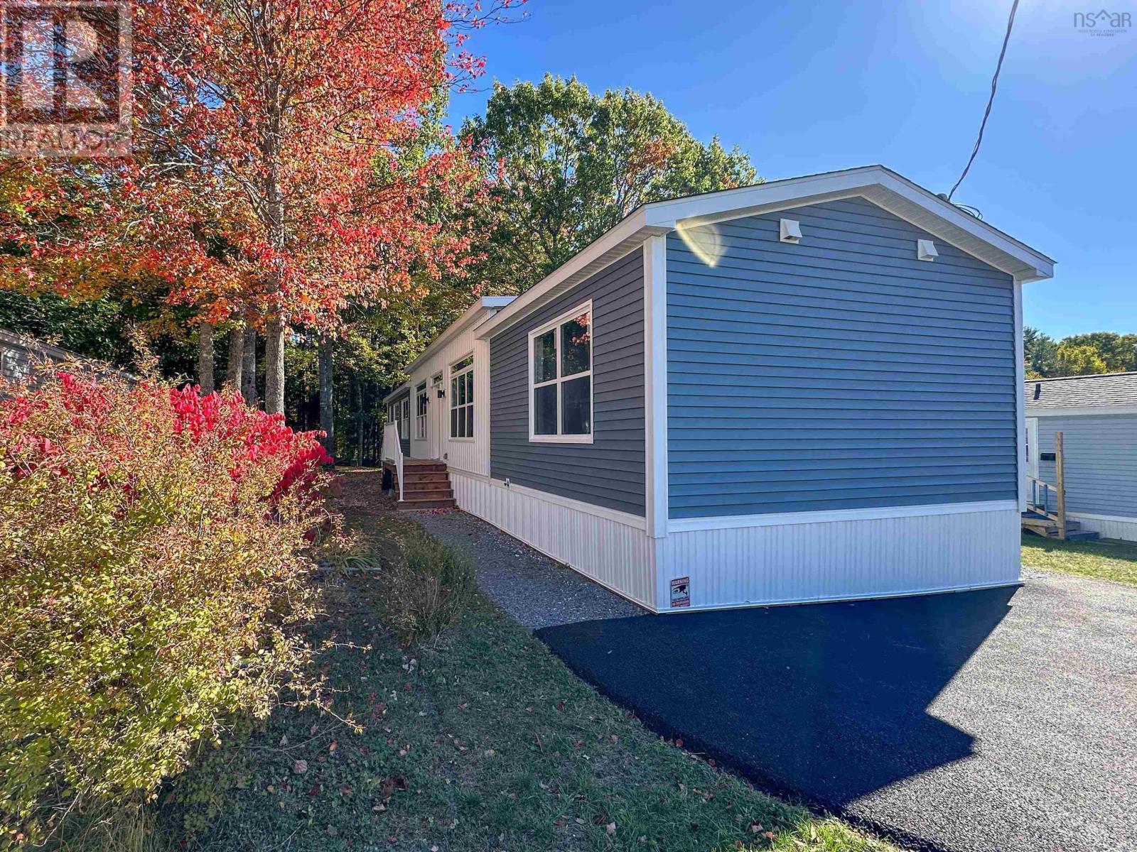 12 Richards Street, Bridgewater, Nova Scotia  B4V 4B3 - Photo 1 - 202517774