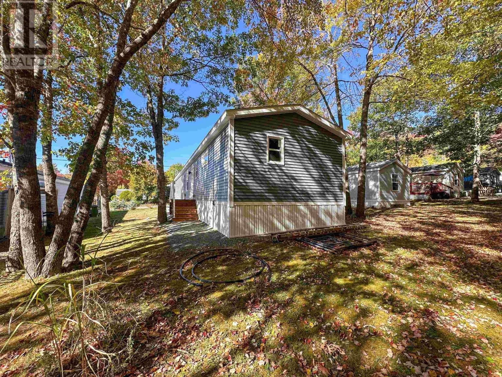 12 Richards Street, Bridgewater, Nova Scotia  B4V 4B3 - Photo 4 - 202517774