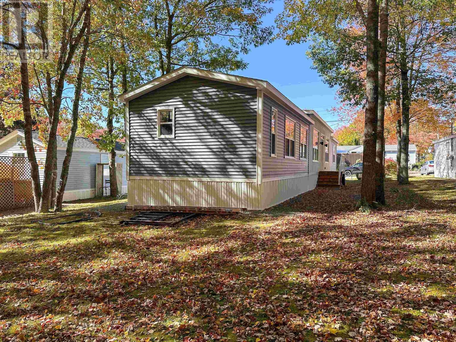 12 Richards Street, Bridgewater, Nova Scotia  B4V 4B3 - Photo 3 - 202517774