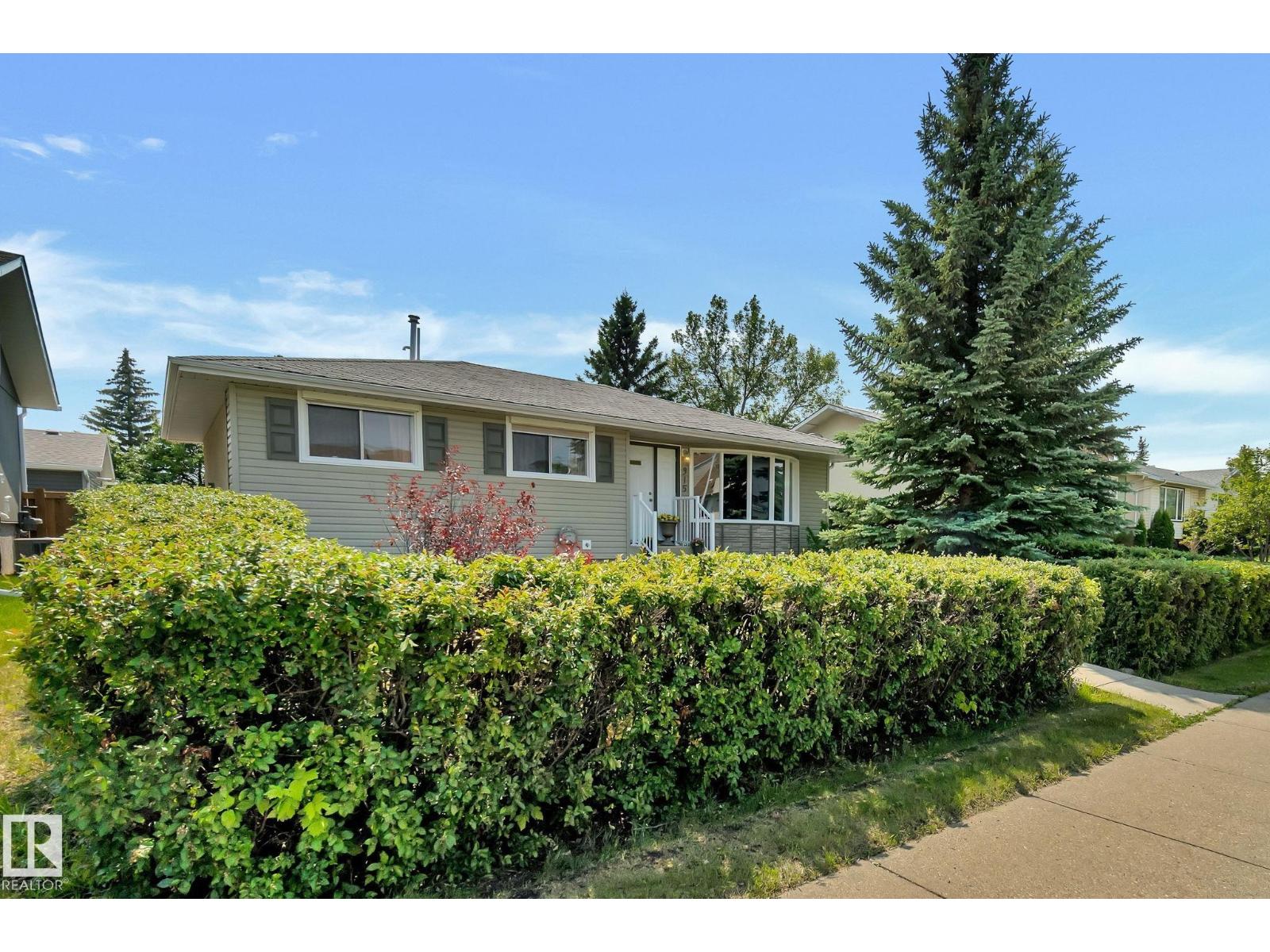 Property at 315 Knottwood Road North NW image 1