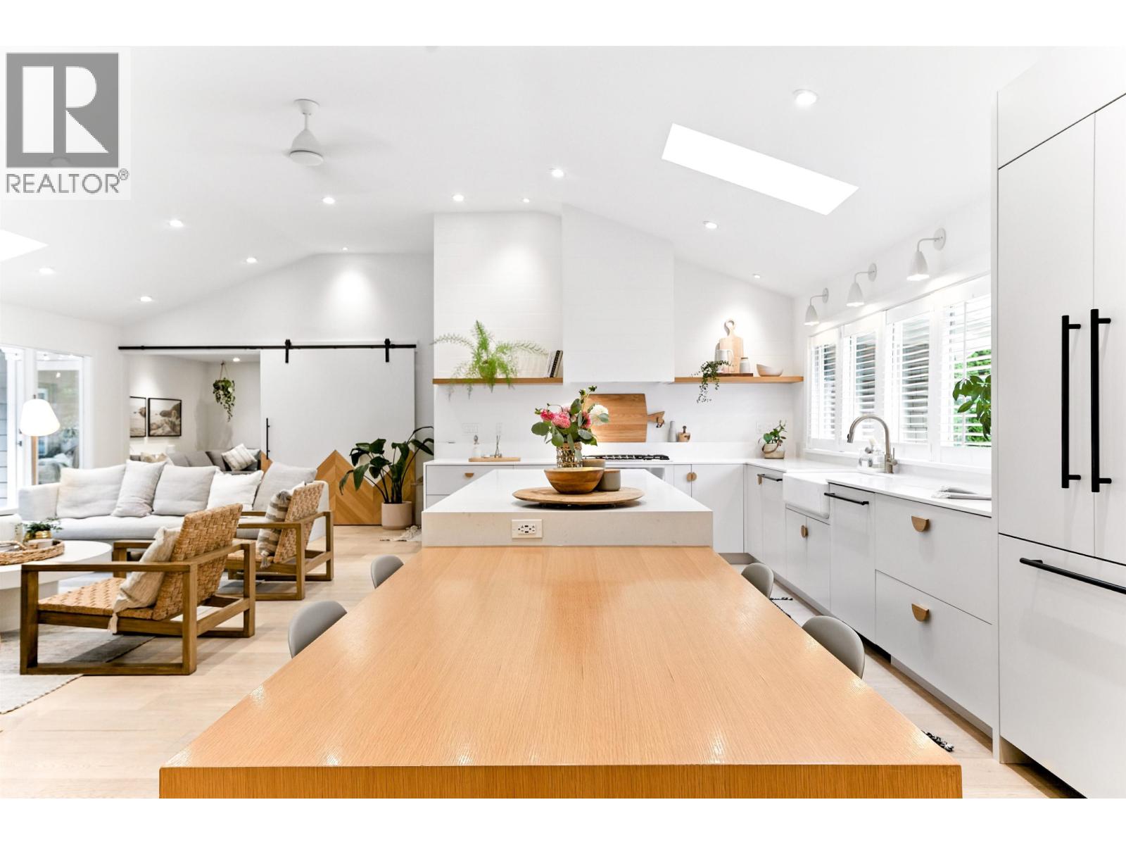 Property at 5621 EAGLE HARBOUR ROAD image 4
