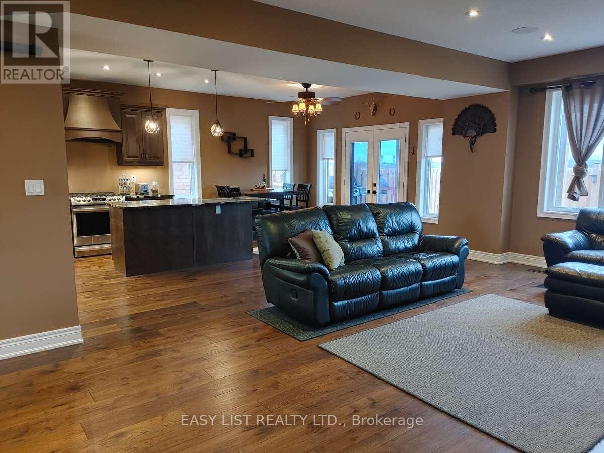 83 Homestead Way, Thorold, Ontario  L2V 0J8 - Photo 10 - X12336092