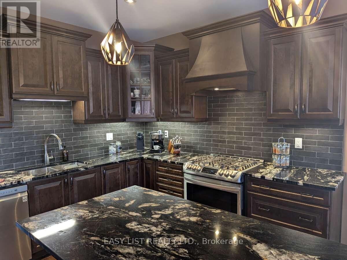 83 Homestead Way, Thorold, Ontario  L2V 0J8 - Photo 12 - X12336092