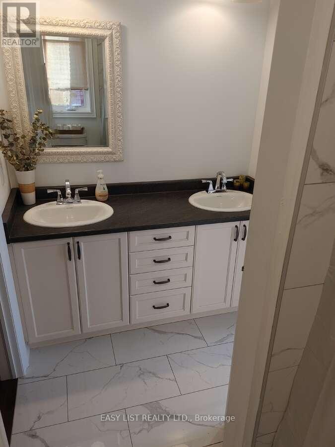 83 Homestead Way, Thorold, Ontario  L2V 0J8 - Photo 17 - X12336092