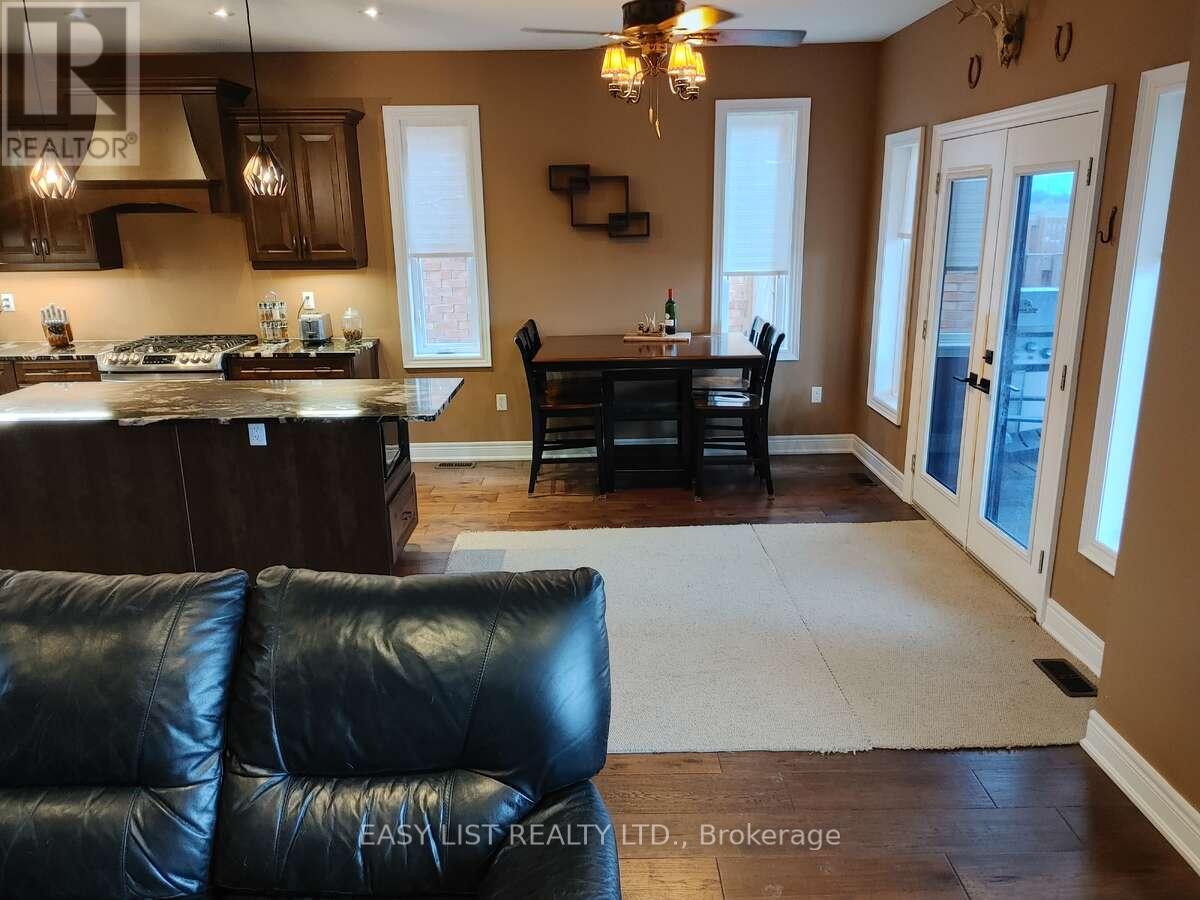 83 Homestead Way, Thorold, Ontario  L2V 0J8 - Photo 8 - X12336092