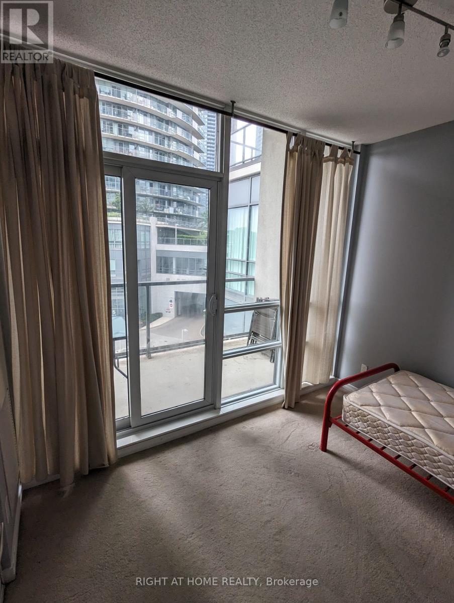 304 - 2240 Lakeshore Boulevard W, Toronto, Ontario  M8V 1A5 - Photo 4 - W12336099