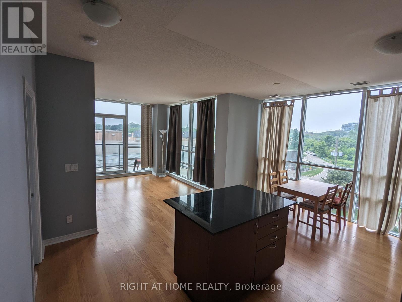 304 - 2240 Lakeshore Boulevard W, Toronto, Ontario  M8V 1A5 - Photo 5 - W12336099