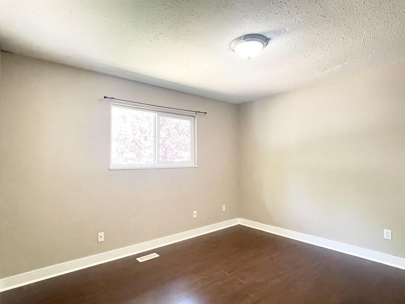 Property at 15118 91A AVENUE image 5