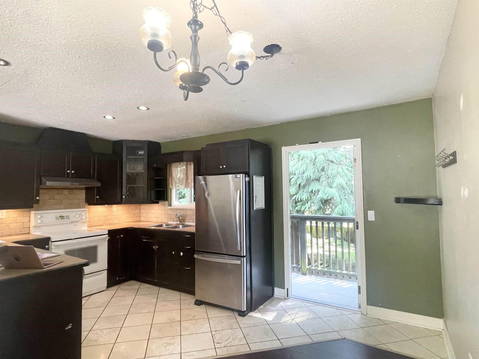 Property at 15118 91A AVENUE image 3