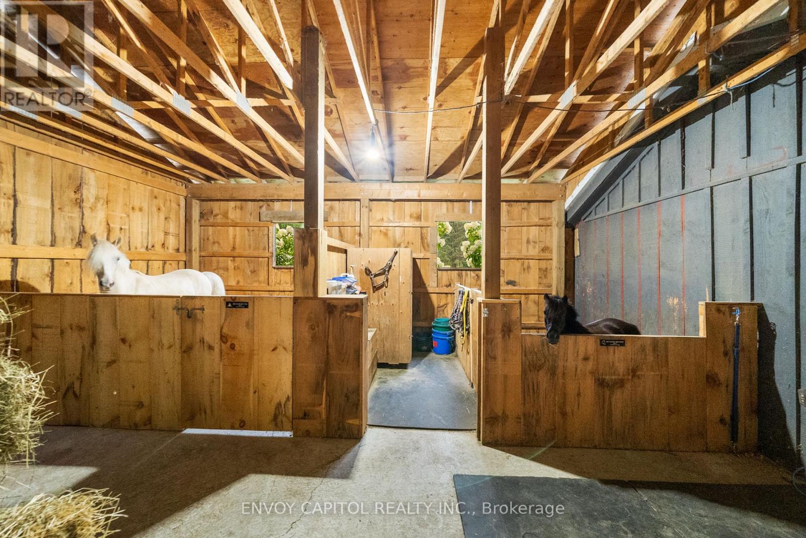 11636 6th Line, Milton (Na Rural Nassagaweya), Ontario  L7J 2L7 - Photo 35 - W12336118