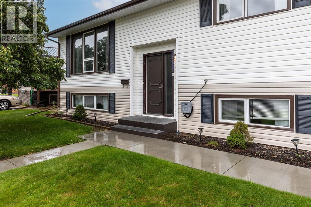 Property at 2763 24 Street SE image 3