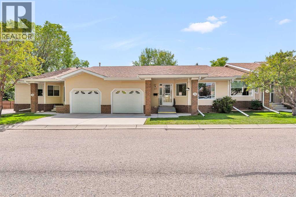 Property at 38 Vandoos Villas NW image 1