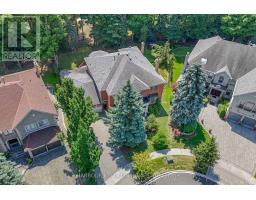 10 EDMUND CRESCENT, Richmond Hill, Ontario