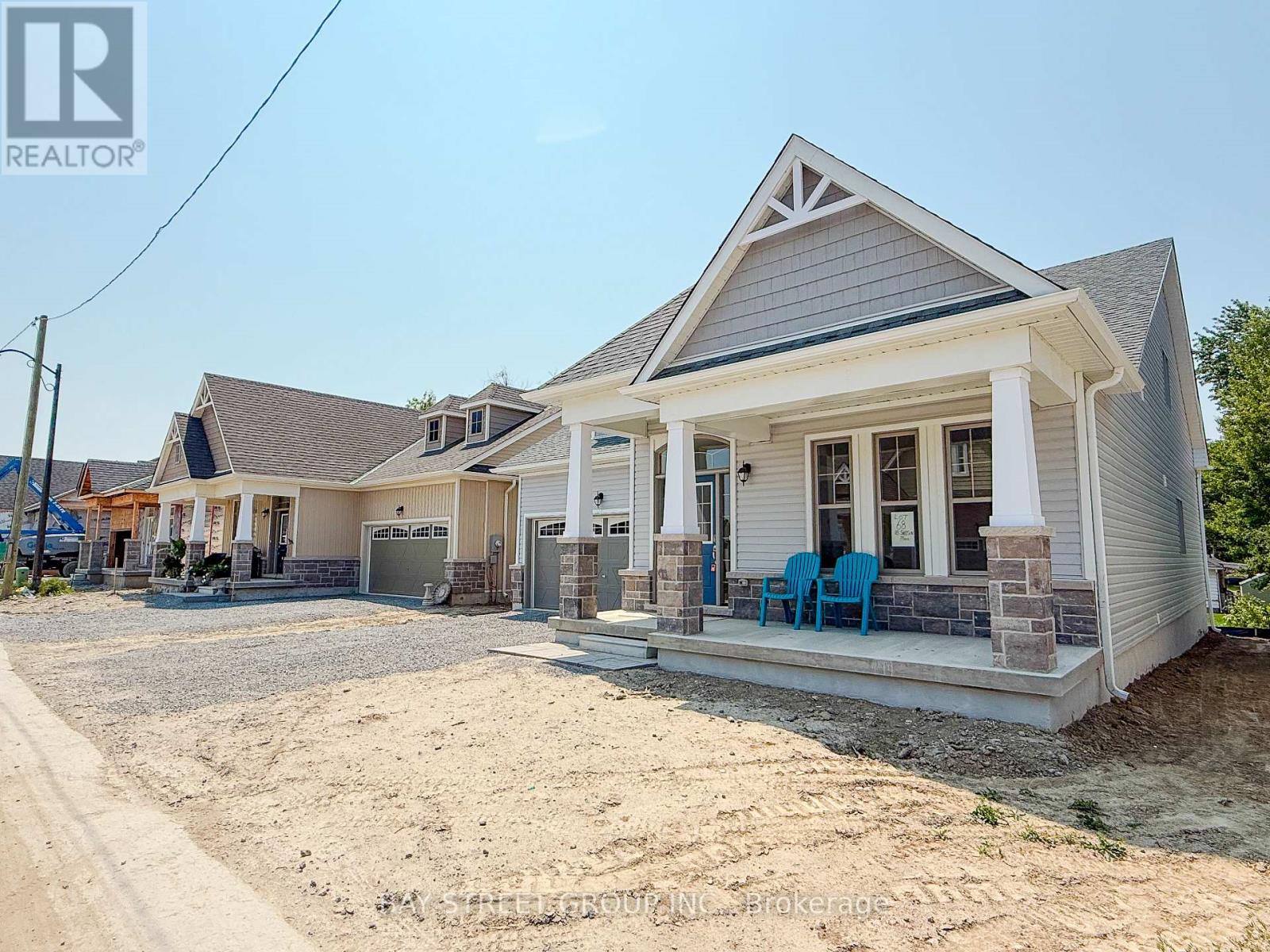 18 Shelson Place, Georgina, Ontario  L0E 1R0 - Photo 2 - N12335696