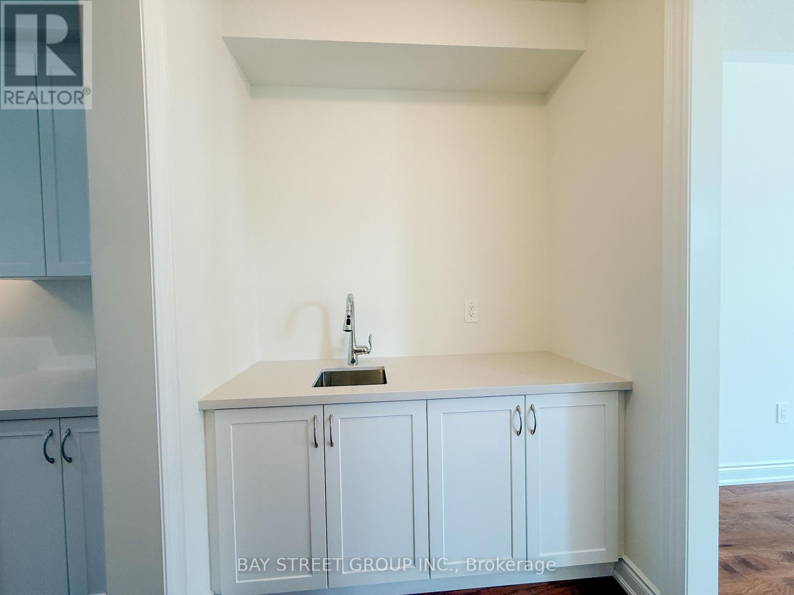 18 Shelson Place, Georgina, Ontario  L0E 1R0 - Photo 6 - N12335696
