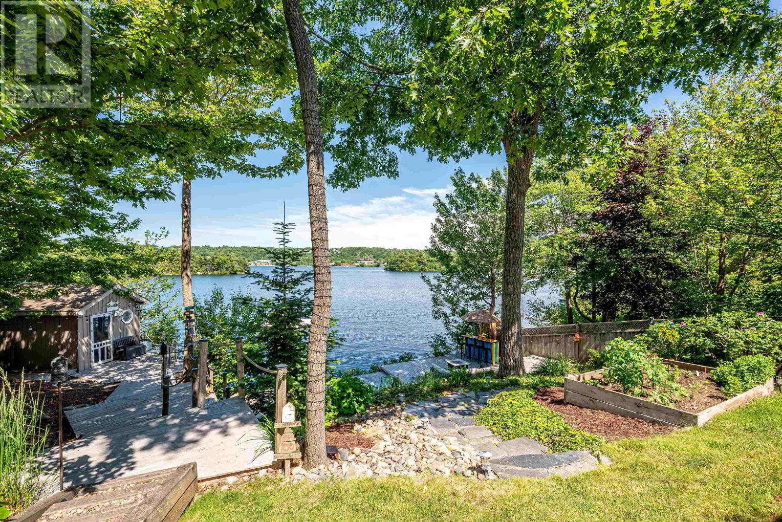 73 Lakeshore Park Terrace, Dartmouth, Nova Scotia  B3A 4Z4 - Photo 2 - 202516882