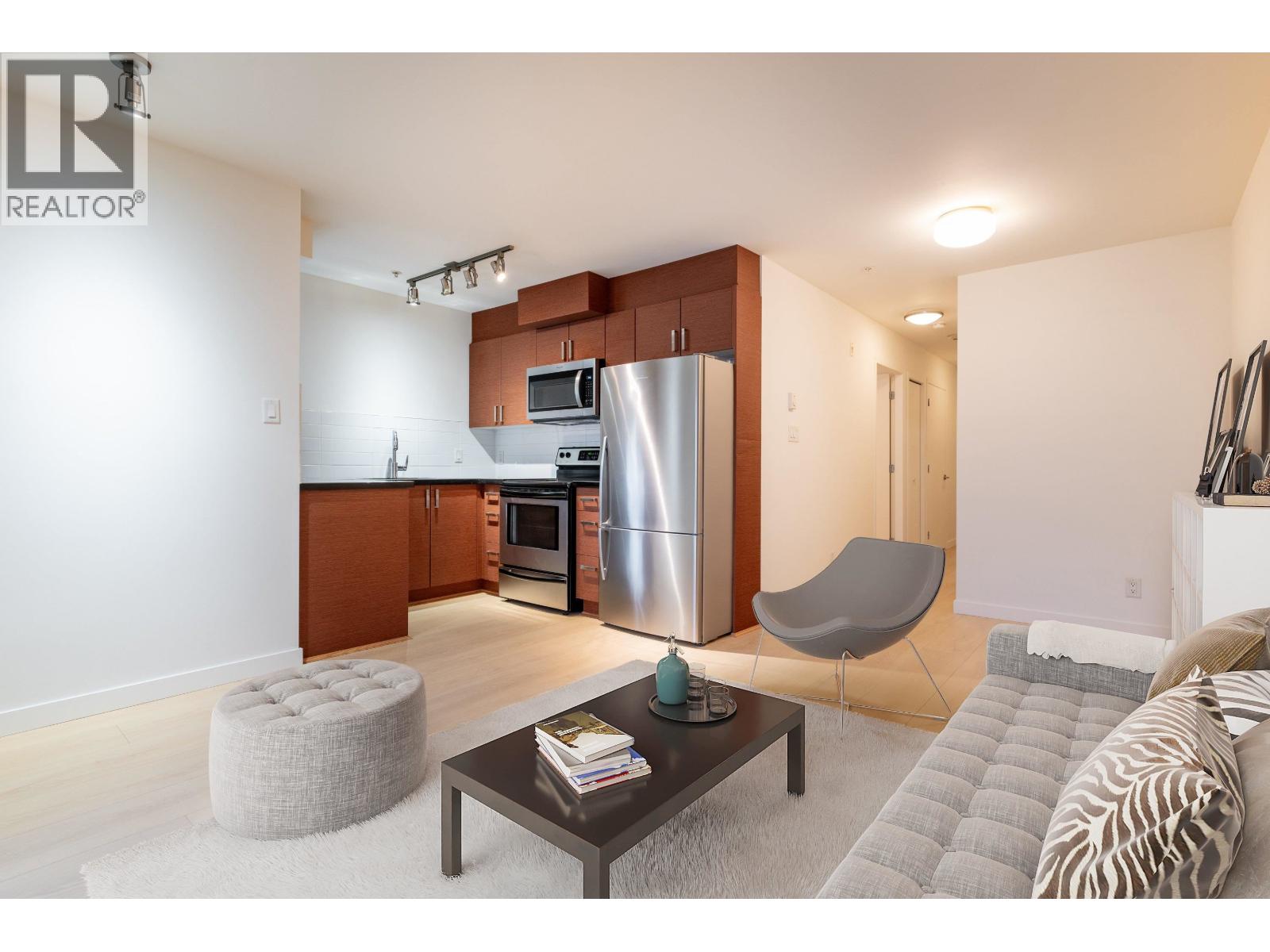 102 930 W 16TH AVENUE, Vancouver, British Columbia