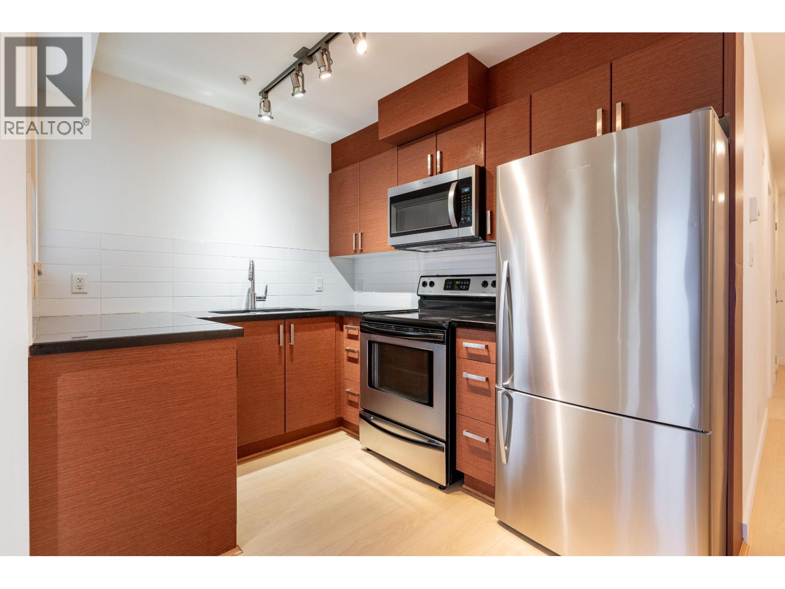 102 930 W 16th Avenue, Vancouver, British Columbia  V5Z 1T2 - Photo 3 - R3034569