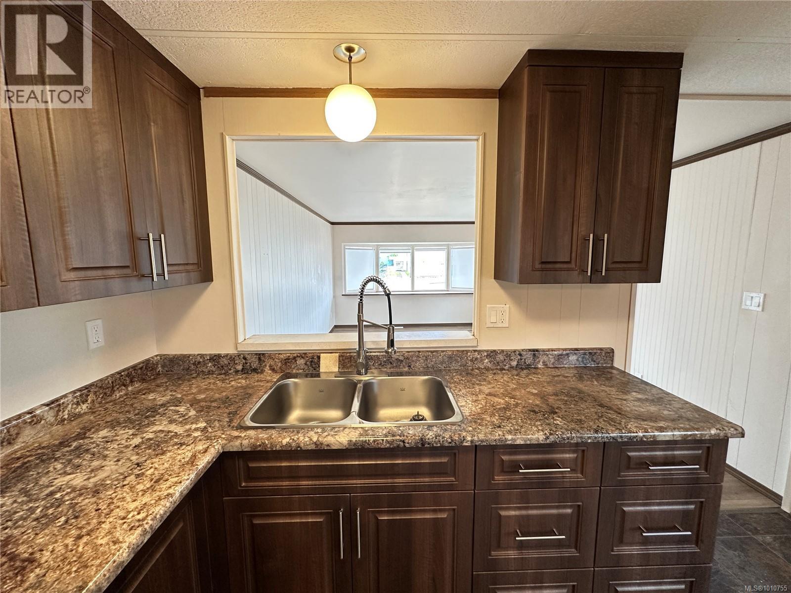 2254 Camosun Cres, Port Mcneill, British Columbia  V0N 2R0 - Photo 8 - 1010755