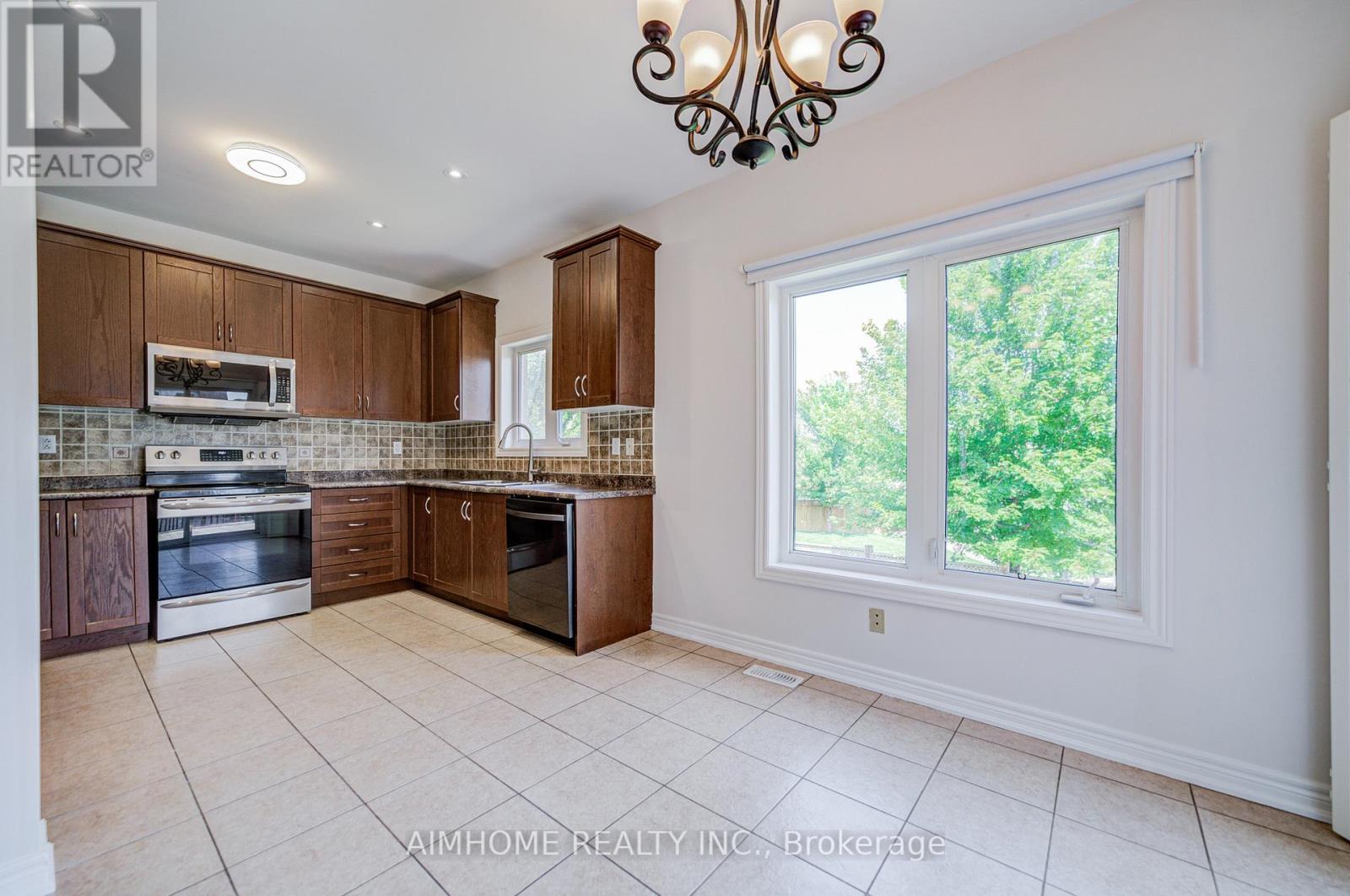 415 Peter Rupert Avenue, Vaughan, Ontario  L6A 0N8 - Photo 11 - N12335905