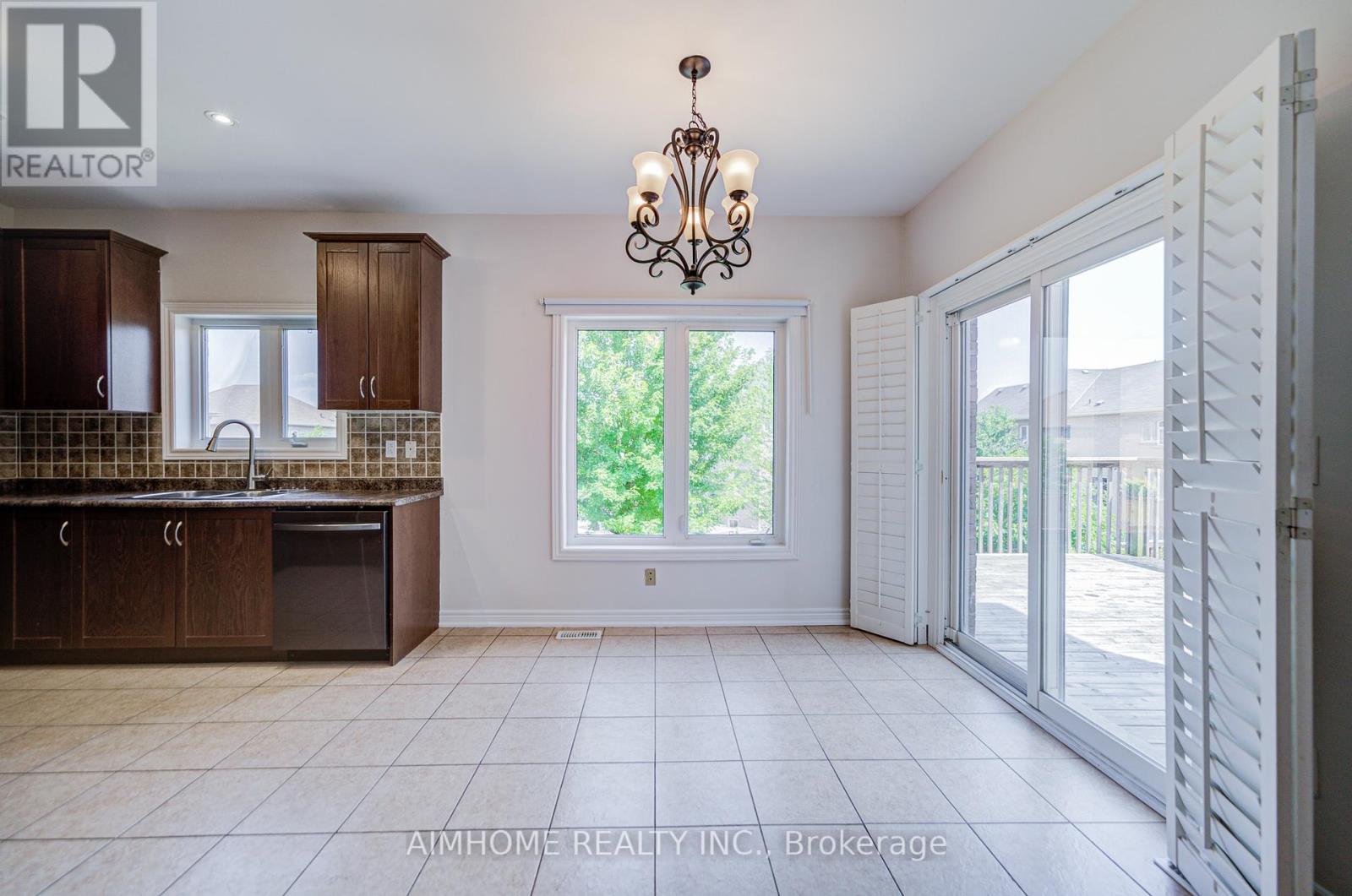 415 Peter Rupert Avenue, Vaughan, Ontario  L6A 0N8 - Photo 12 - N12335905