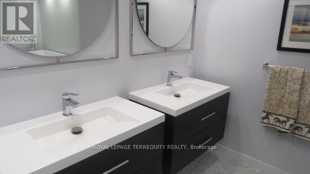 3305 - 2045 Lake Shore Boulevard W, Toronto, Ontario  M8V 2Z6 - Photo 10 - W12336211