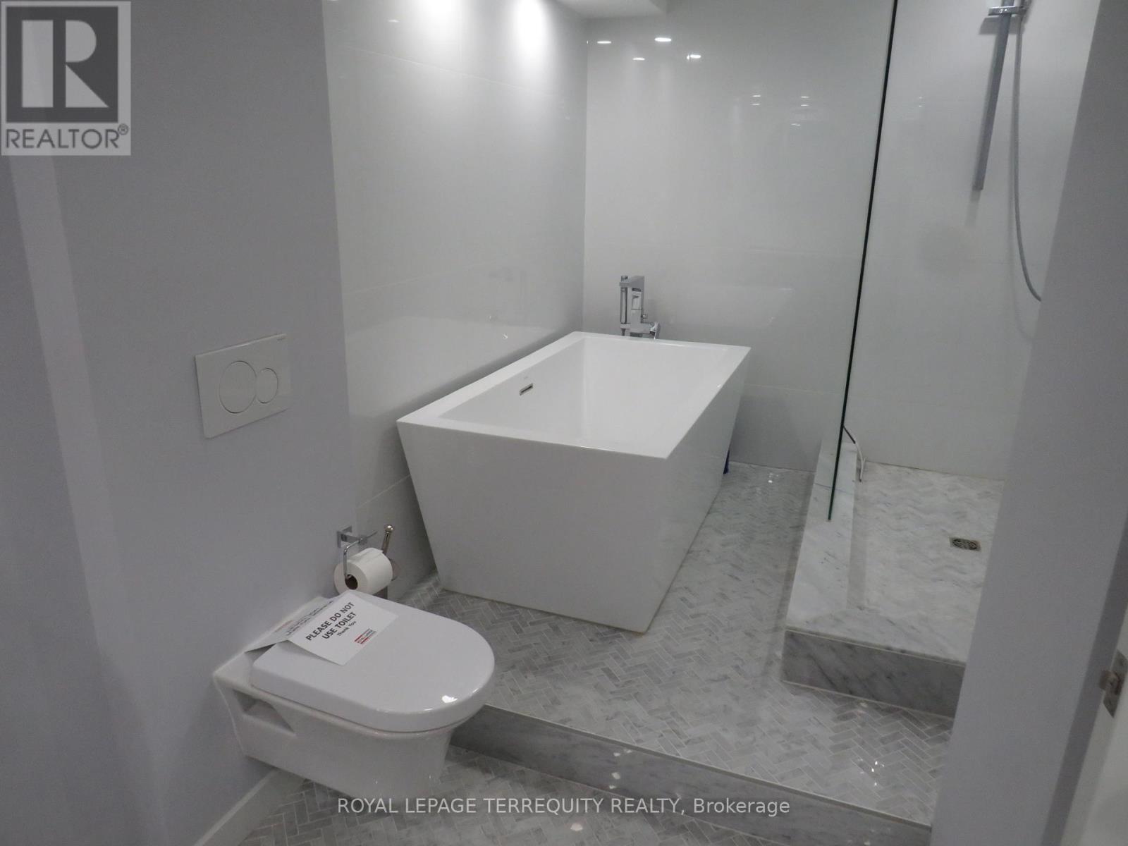 3305 - 2045 Lake Shore Boulevard W, Toronto, Ontario  M8V 2Z6 - Photo 12 - W12336211