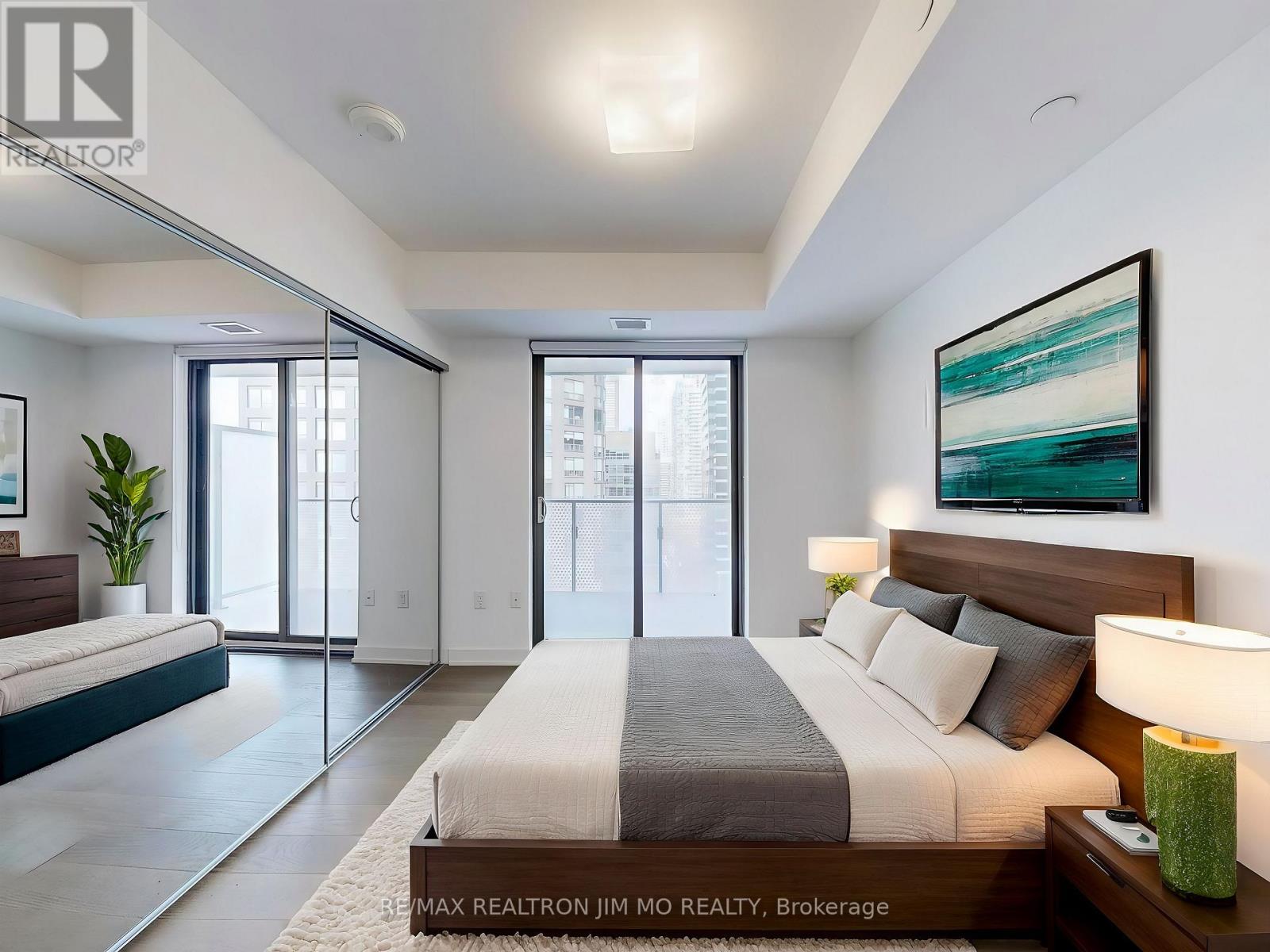 1208 - 11 Wellesley Street W, Toronto, Ontario  M4Y 0G4 - Photo 17 - C12336227