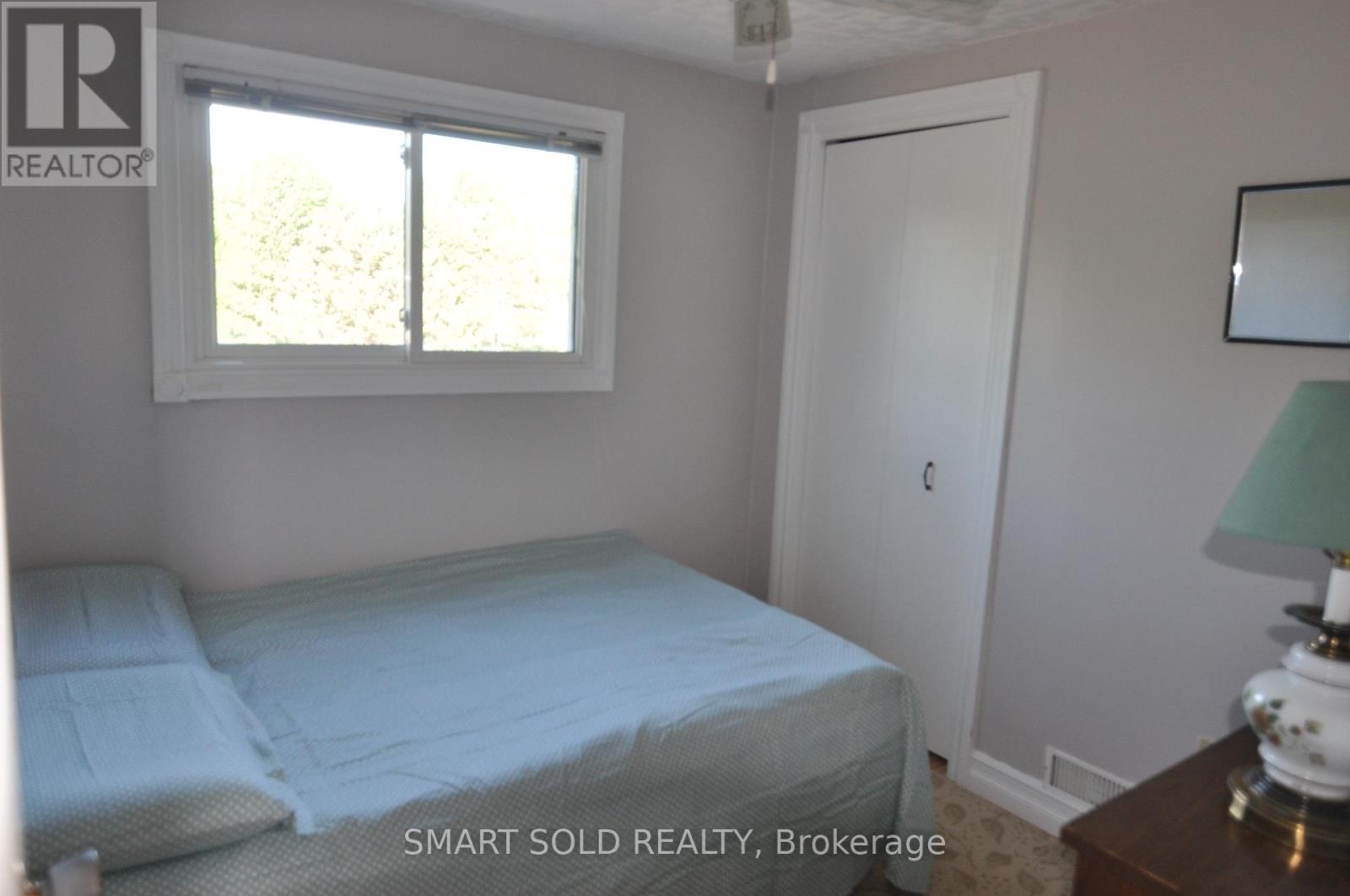 75 Lake Avenue, Ramara, Ontario  L0K 1B0 - Photo 10 - S12336223