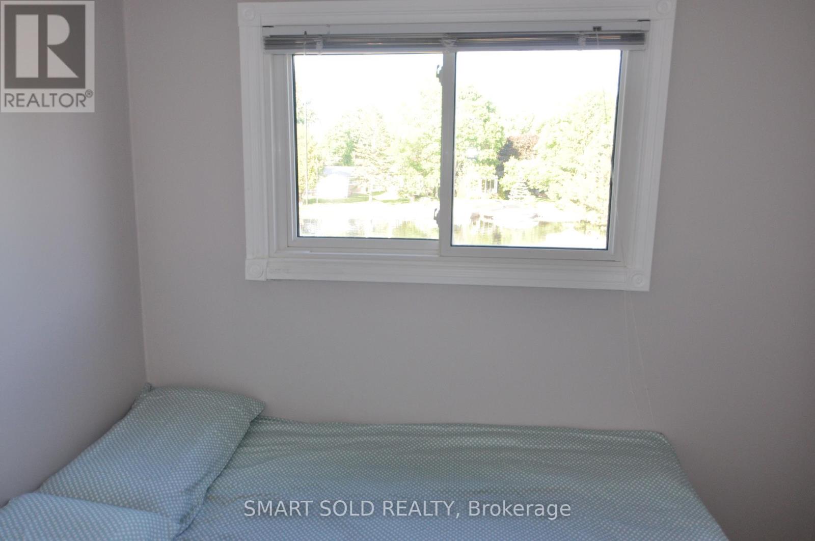75 Lake Avenue, Ramara, Ontario  L0K 1B0 - Photo 12 - S12336223