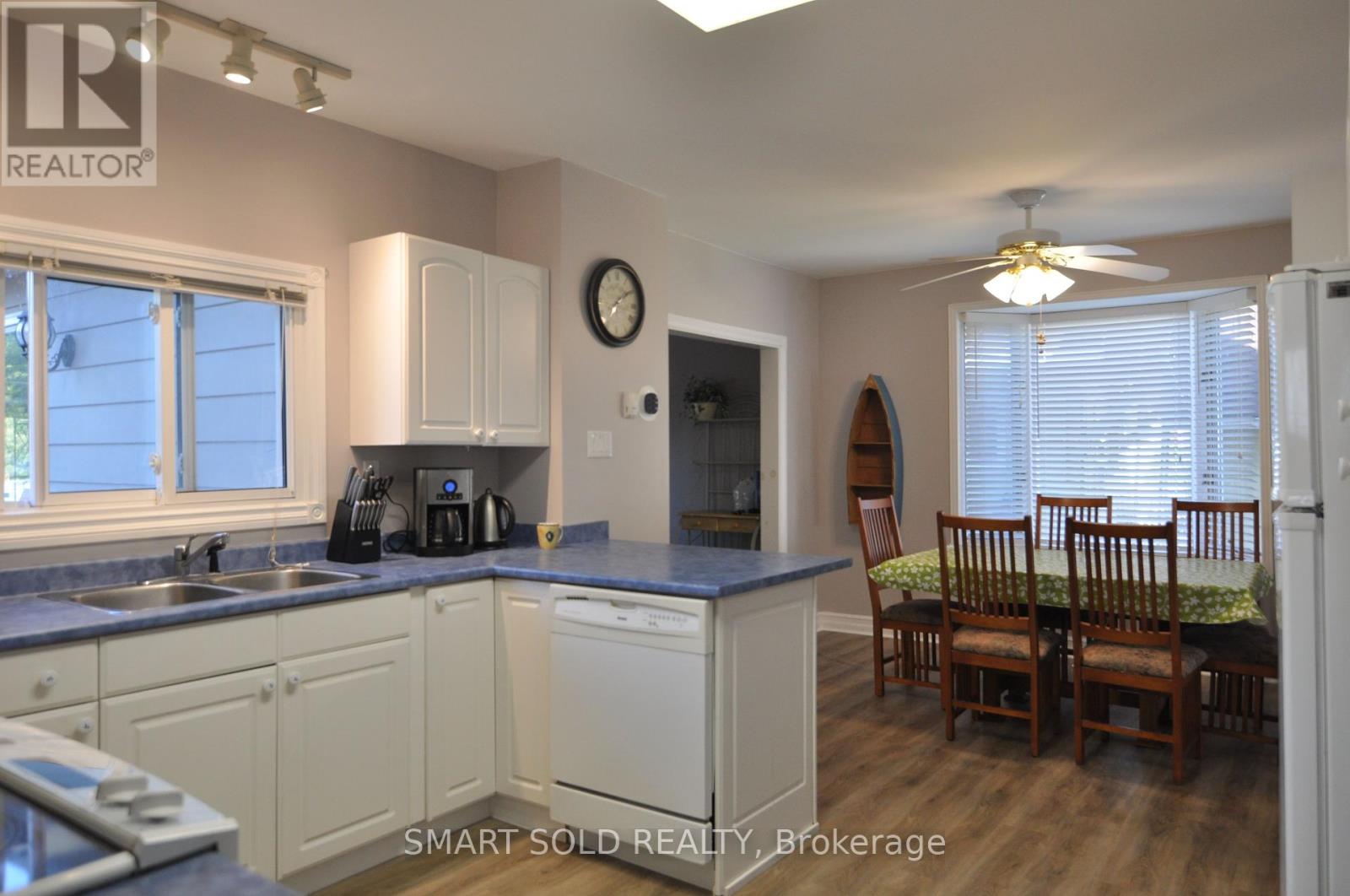 75 Lake Avenue, Ramara, Ontario  L0K 1B0 - Photo 5 - S12336223
