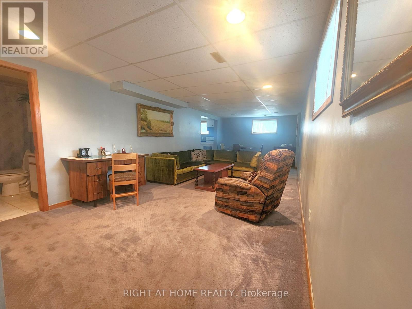 627 Green Meadow Crescent, Mississauga (Mississauga Valleys), Ontario  L5A 2V3 - Photo 19 - W12336226