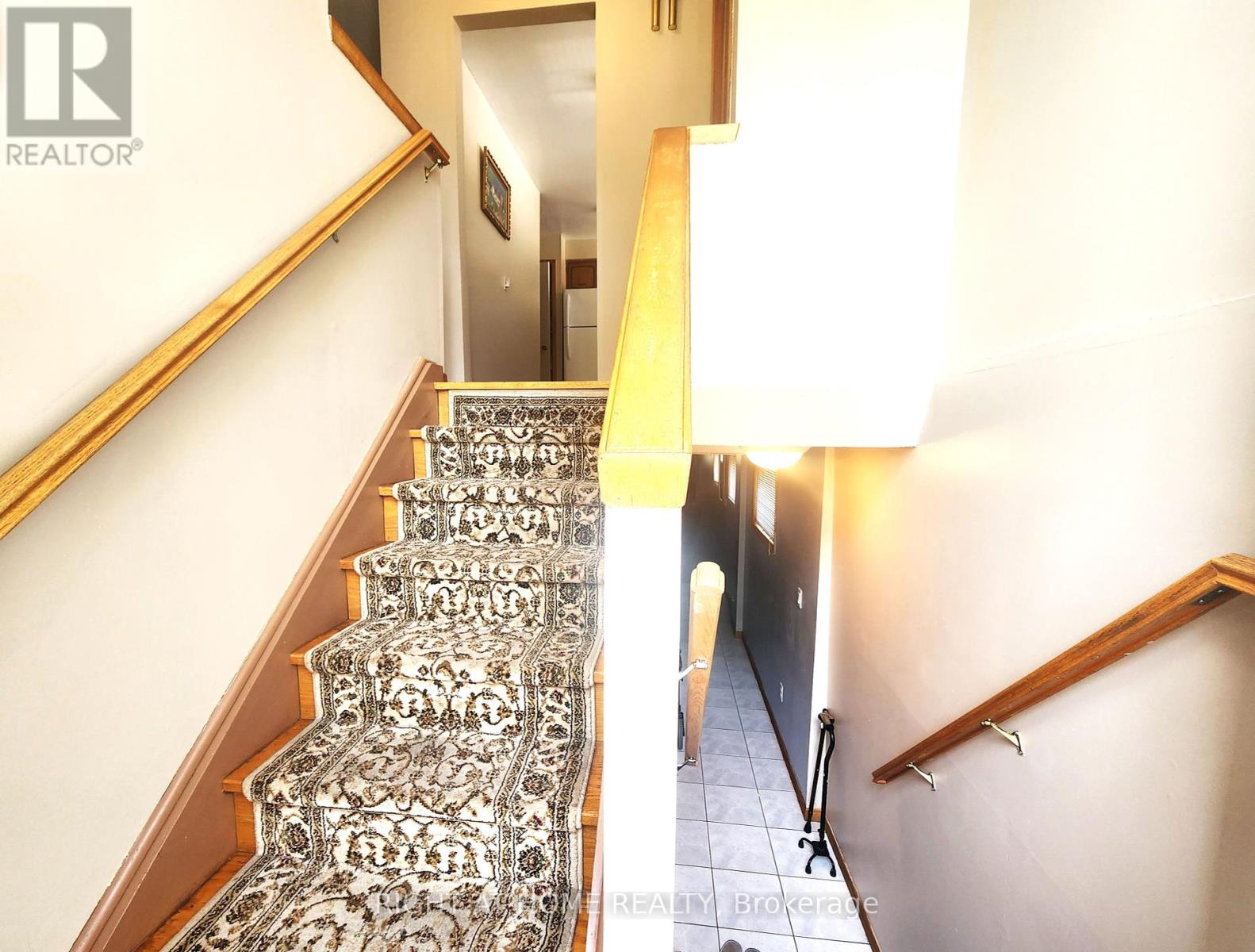 Property at 627 GREEN MEADOW CRESCENT image 4