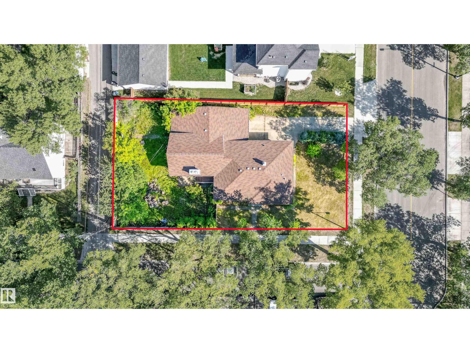Property at 13904 109A AV NW NW image 2