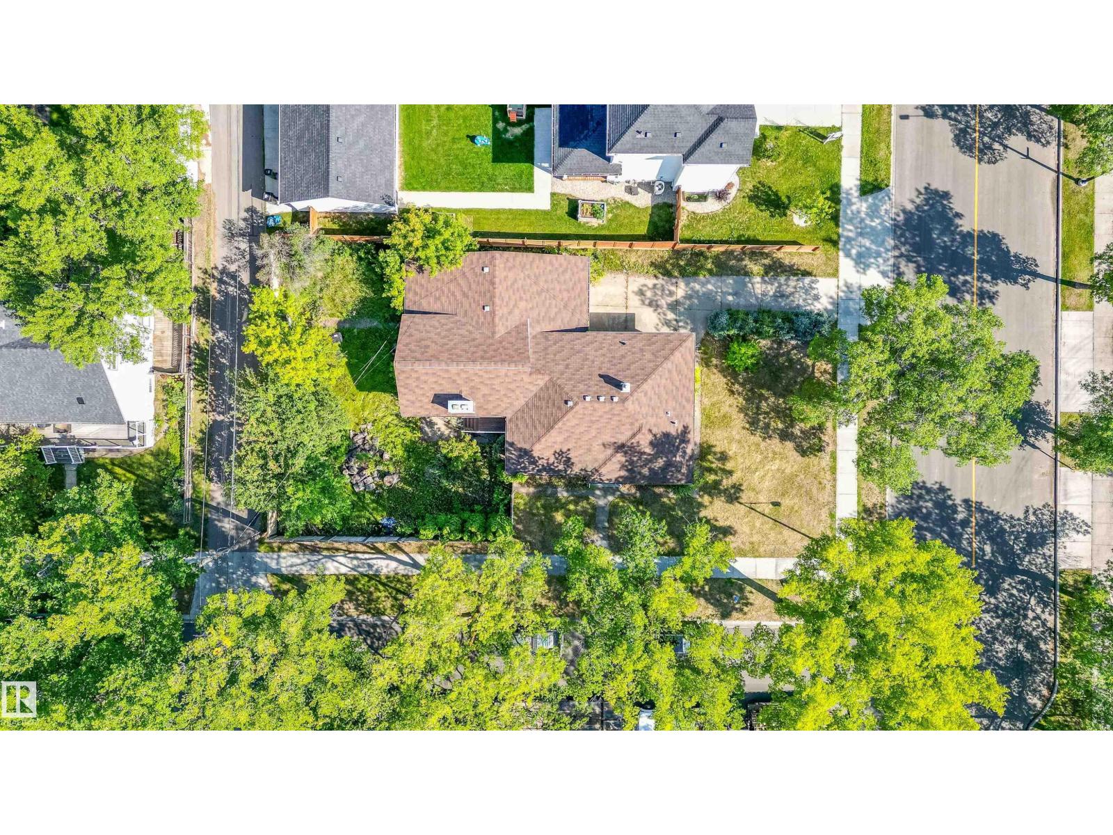 Property at 13904 109A AV NW NW image 4