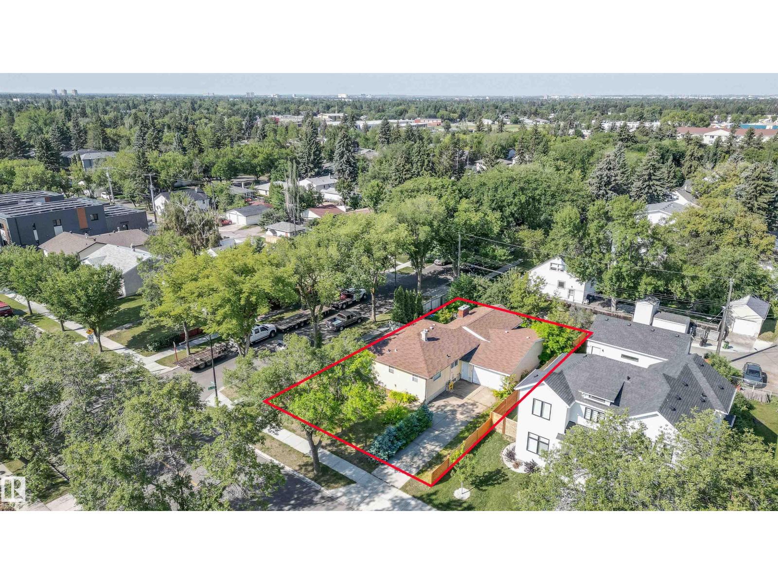 Property at 13904 109A AV NW NW image 3