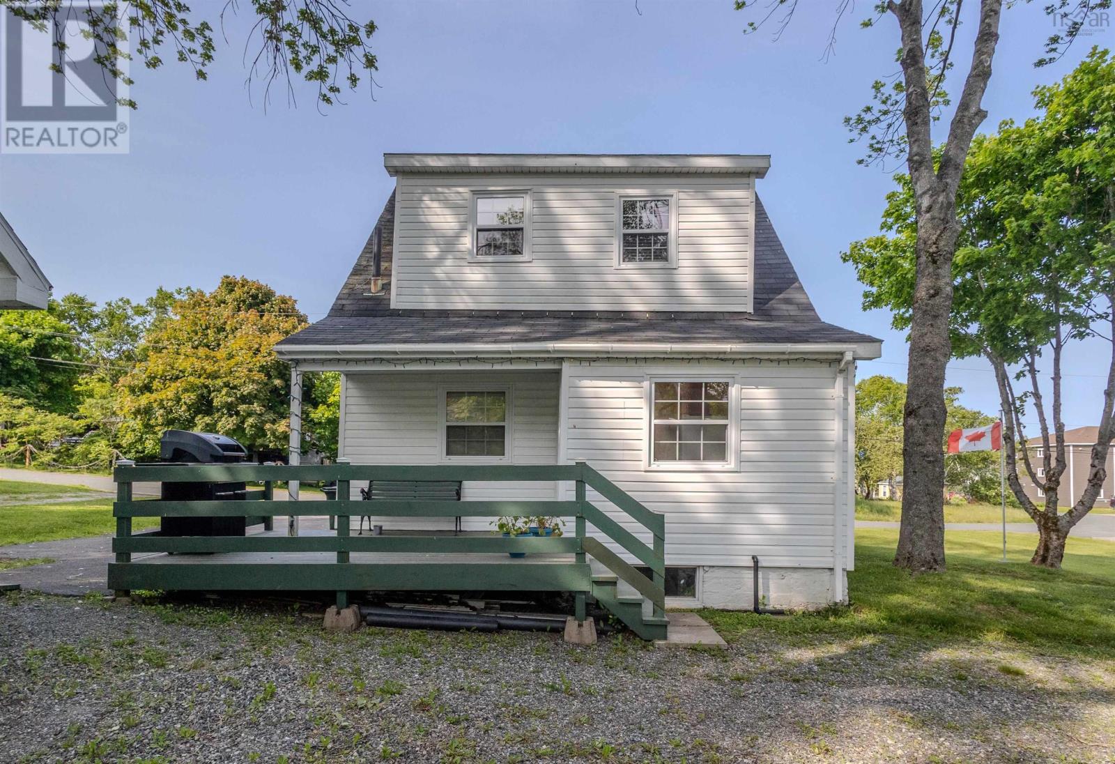 26 Dwyer Street, Sydney Mines, Nova Scotia  B1V 1E7 - Photo 2 - 202514390