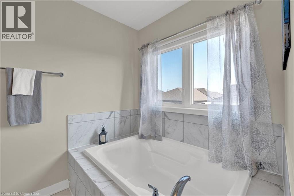 73 Stern Drive Drive, Welland, Ontario  L3B 0M3 - Photo 17 - 40759024